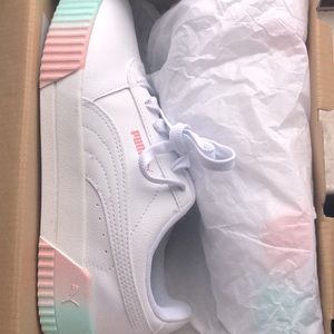 Puma white colorful bottom